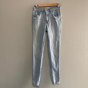 Levi’s jeans women’s size 27 light blue 721 high rise skinny denim jeans
